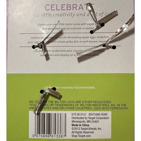 Wilton  Cookie Cutter Set Bunny And Carrot NWT Metal - Picture 4 of 4